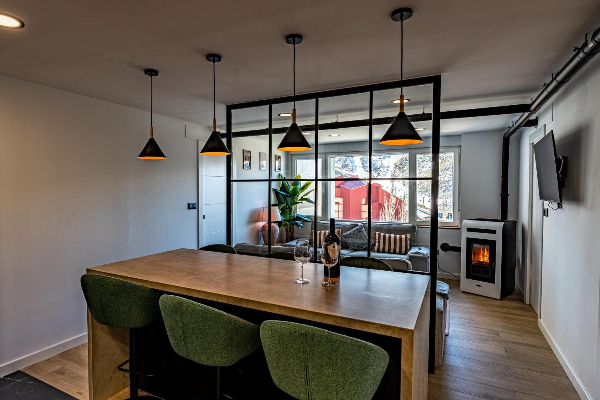 Luxury Refurnished Apartment With Private Parking Close To Ski Slopes Sierra Nevada Luaran gambar